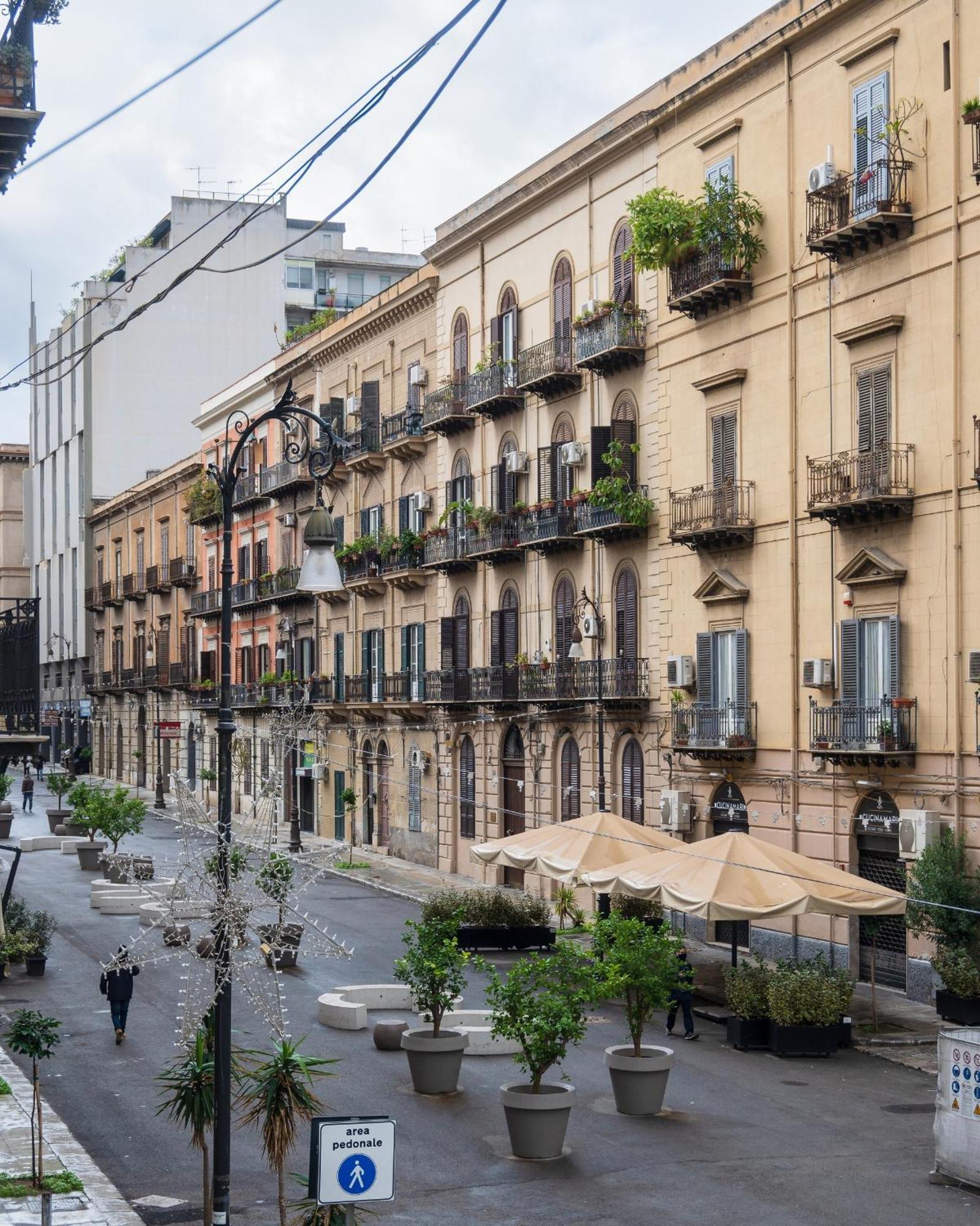 Palazzo Falcone Apartment *